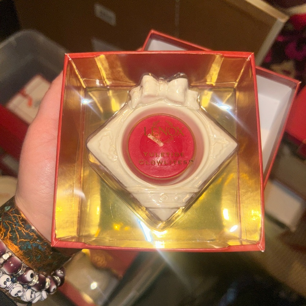Lenox Yuletide Glowfest Tea light Candle and a holder Set